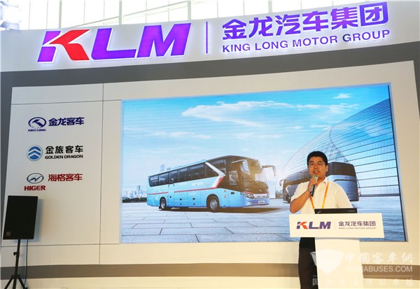 金龍客車國內(nèi)營銷總經(jīng)理鄭小虎介紹