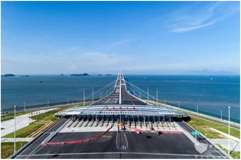  港珠澳大橋斯堪尼亞·海格穿梭巴士初體驗