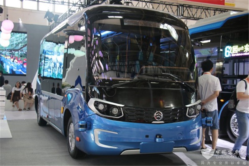 金旅“星辰”純電動無人駕駛客車