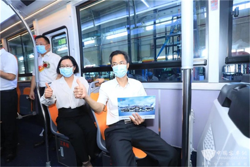 中車電動18米巴客龍交付廣州公交集團(tuán)