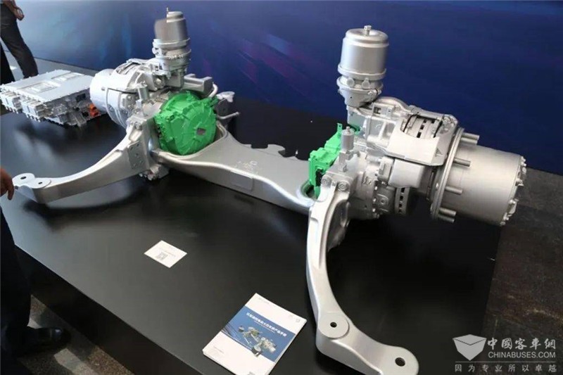 B12D匹配全新一代EQ13B輪邊驅(qū)動橋，結(jié)構(gòu)緊湊。單個驅(qū)動電機峰值功率150kW，最大扭矩550N.m。