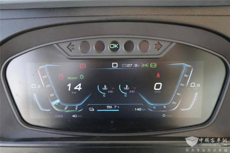 12英寸液晶儀表，顯示內(nèi)容可個性化設(shè)置。還具備語音提醒功能，不用擔心復雜光線環(huán)境下看不清儀表，始終掌握整車動態(tài)。