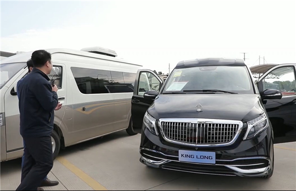 金龍專用車發(fā)布會-商旅系列