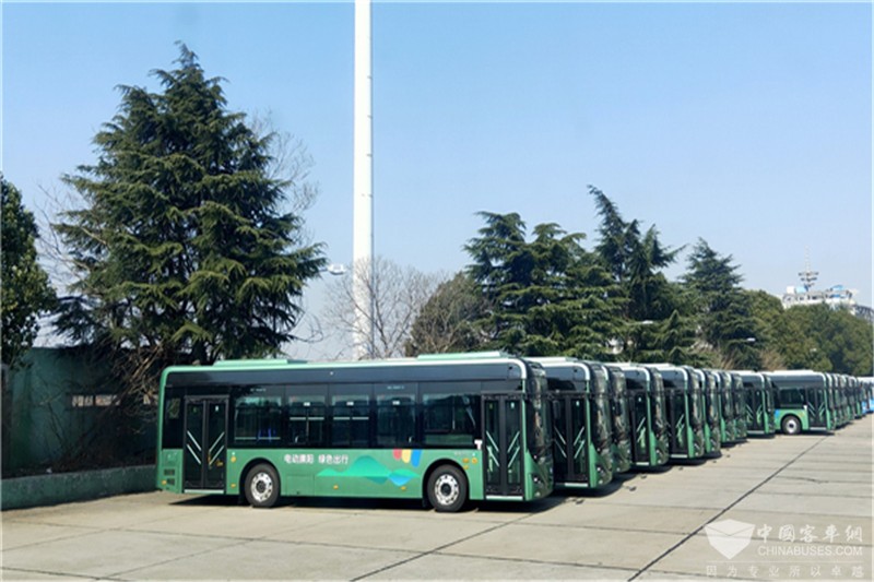 蘇州金龍“地鐵巴士”與溧陽市民共迎春暖花開