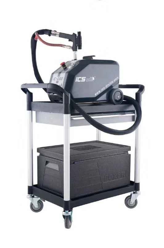 清潔-干冰噴射是一種現(xiàn)代的生態(tài)，非磨蝕性的工業(yè)清潔方法。洗車積碳