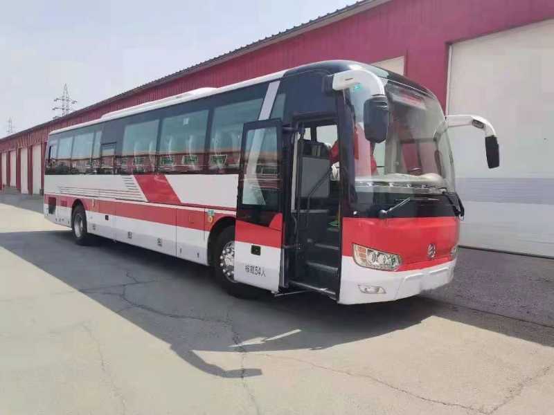 金旅6122，17年12月，54座，非營運(yùn)，國五，中門