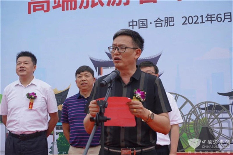 30臺(tái)安凱高端定制旅游客車交付云南錦愛旅游