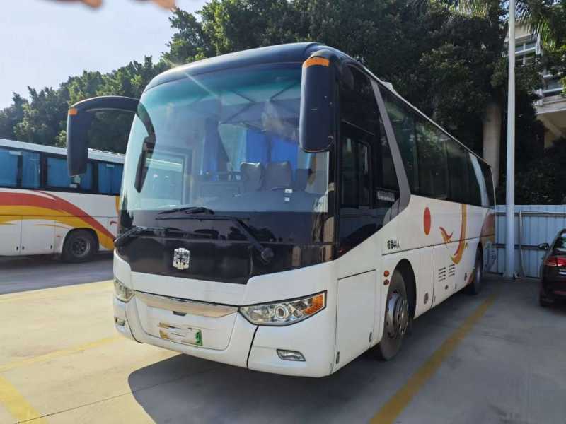 2017年11月 44座非營運(yùn)新能源純電動(dòng)氣囊中門中通客車