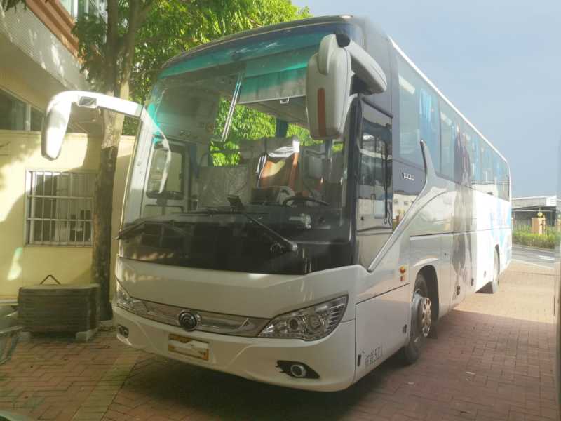 2017年9月 52座非營(yíng)運(yùn)有中門車況超靚宇通6120氣囊車