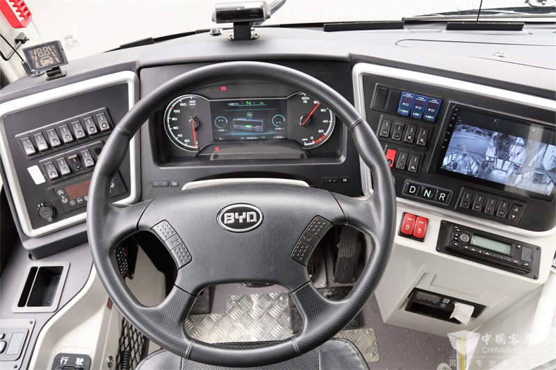 比亞迪純電動客車K9批量交付大九寨旅游集團(tuán)