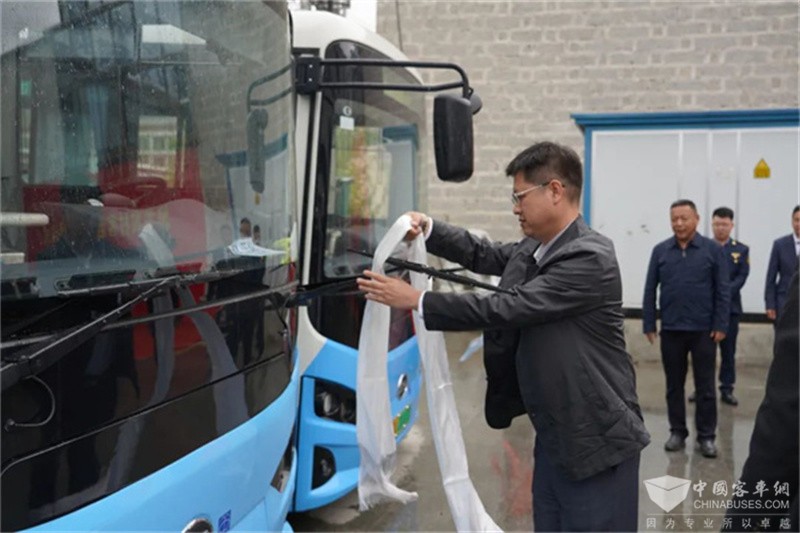 13、比亞迪K6系上潔白哈達(dá)