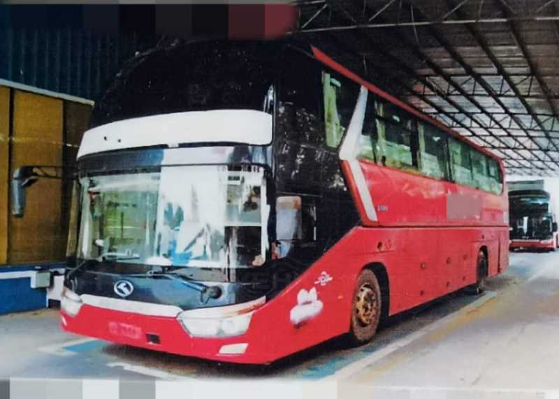 2013年11月 55座玉柴機(jī)頭帶緩速器前碟后鼓大金龍氣囊車