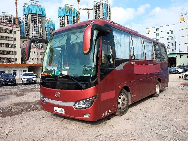 2017年7月 19座國(guó)五有安全門(mén)大金龍6802氣囊車(chē)