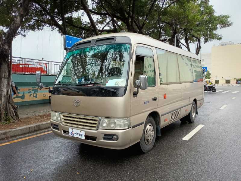 2016年19座非營運國五電動門江鈴中型客車