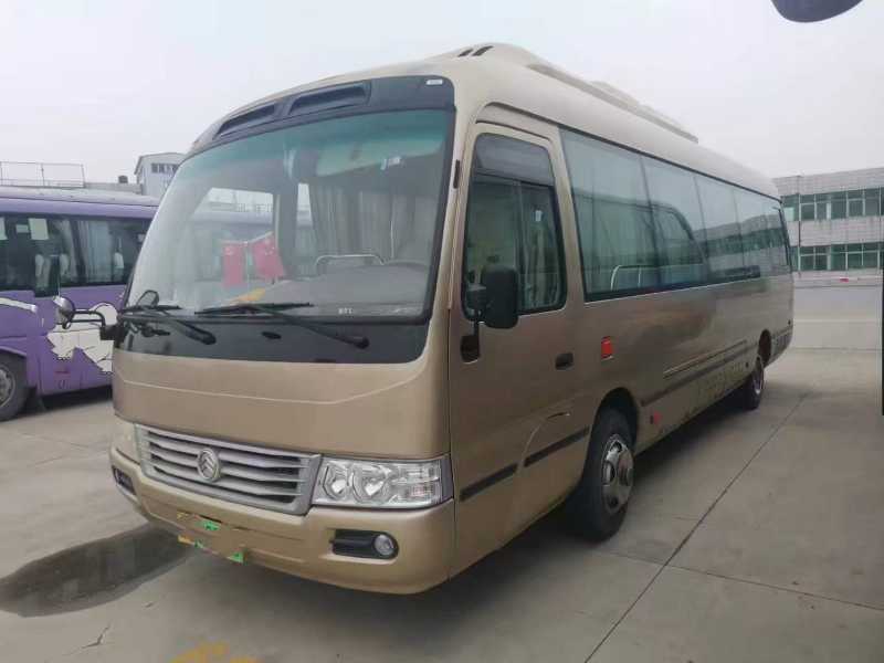 2016年10月 非營(yíng)運(yùn)35座寧德時(shí)代電池金旅6809新能源電車(chē)