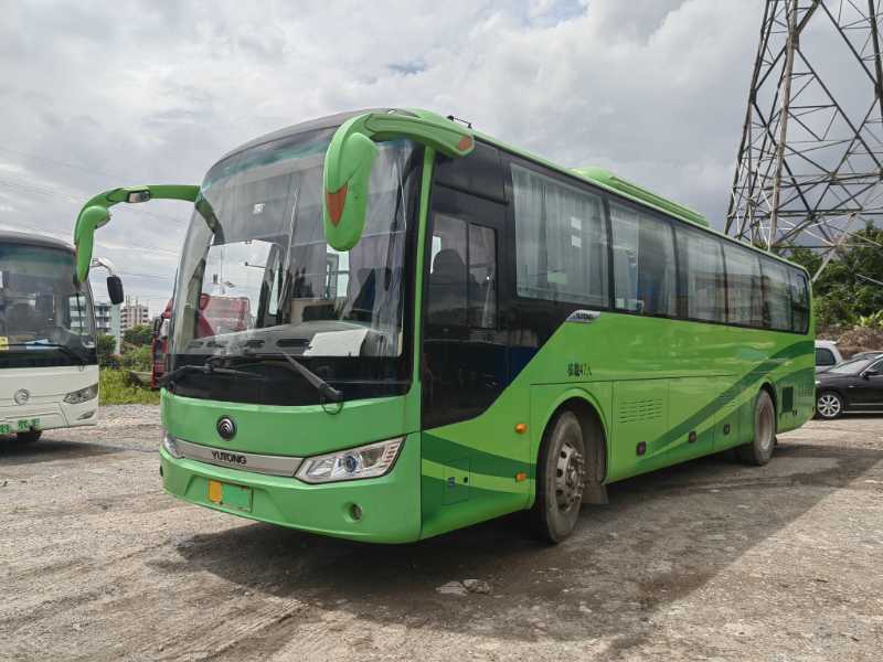 2015年47座非營(yíng)運(yùn)帶電池加熱有中門(mén)宇通6115新能源電車(chē)
