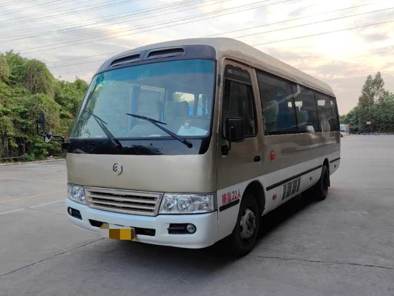 2016年8月 廣州牌非營運22座金旅公司接送車