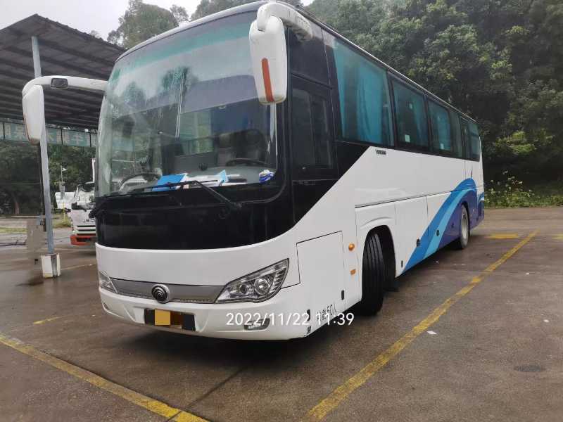 2019年11月 國五非營運50座有中門宇通6119氣囊車 