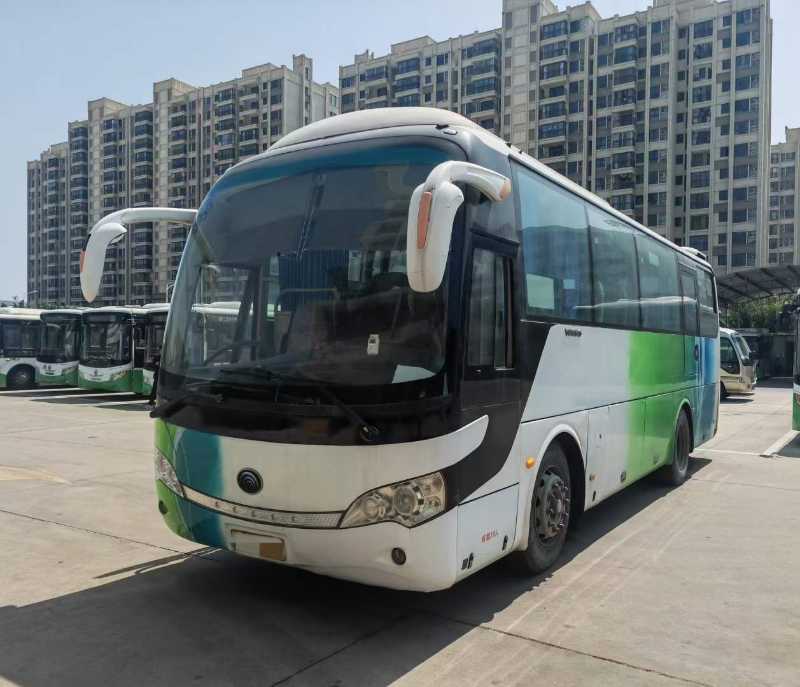 2014年1月 5臺可提雙檔粵牌39座宇通氣囊營運(yùn)車