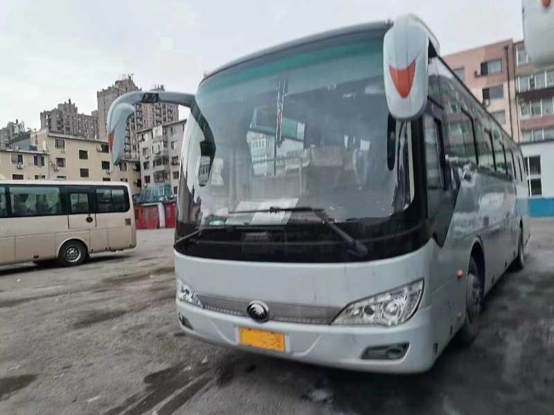 2017年9月 國五48座有中門宇通6116型客車