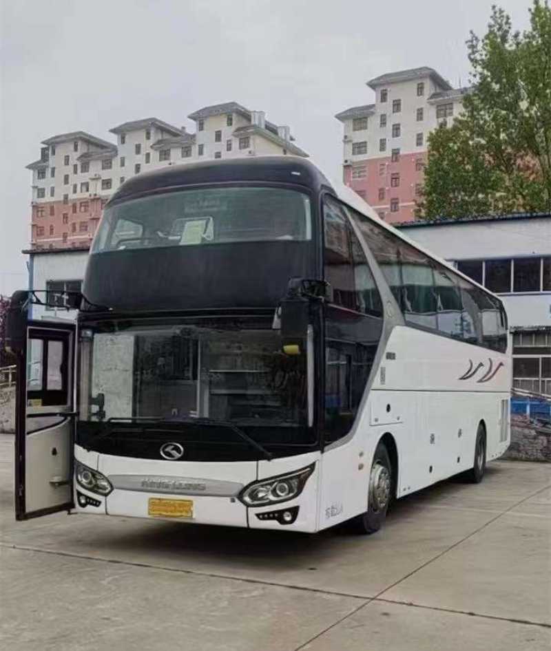2017年1月 國(guó)五50座一層半大金龍6119中門暖氣車