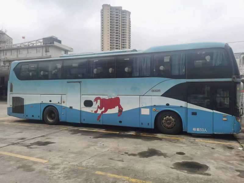 國(guó)四53座四輪碟剎帶衛(wèi)生間大金龍6125氣囊車