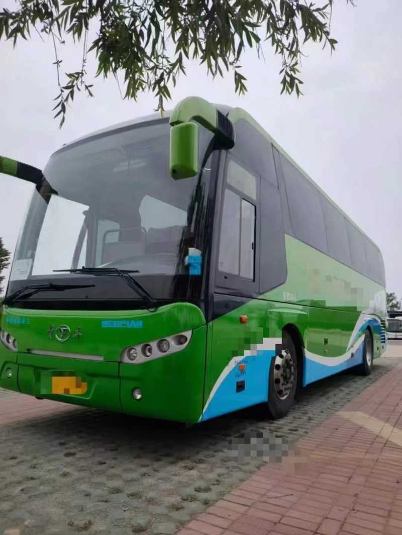 2016年2月 兩臺(tái)39座國(guó)四鍋爐暖氣有中門青年6108雙門車
