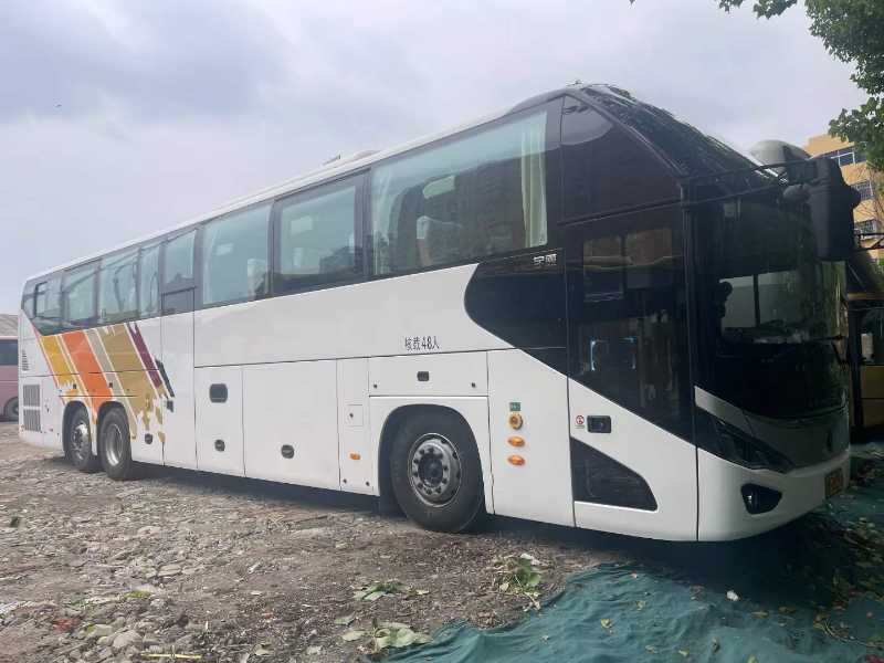 國(guó)五48座后吊輪帶腿托宇通6137旅游車(chē) 