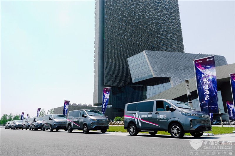  依維柯·聚星13.68萬元上市起售