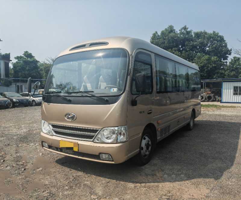 2017年1月 非營運(yùn)23座現(xiàn)代康恩迪中巴車