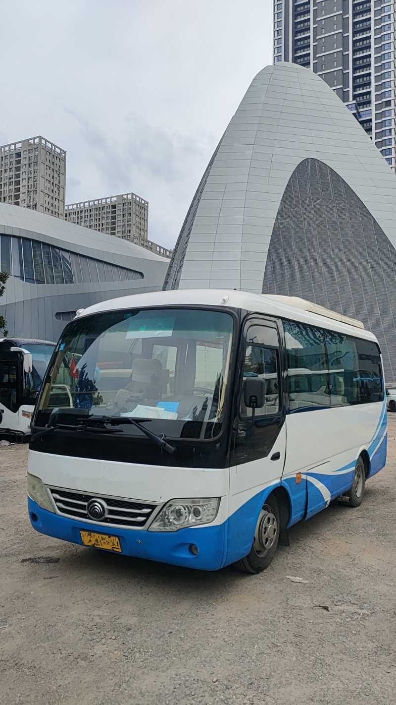2015年11月 國(guó)四中型19座宇通6609旅游車