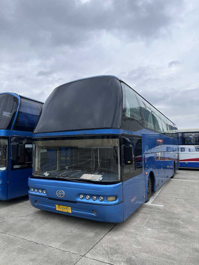 粵牌12米55座國(guó)四穗通大漢一手氣囊中門(mén)旅游車(chē)