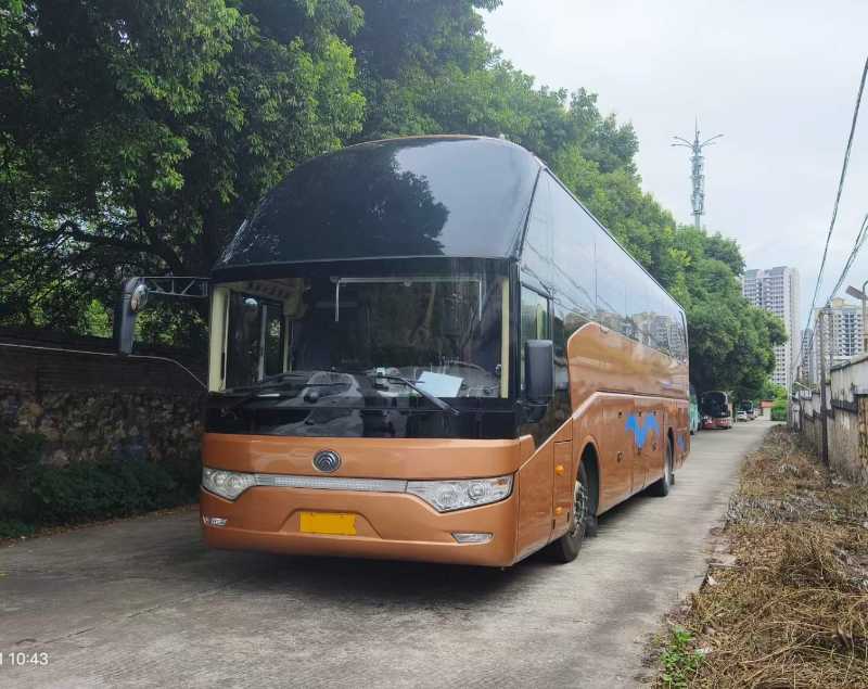 同款三臺(tái)可提雙檔12米49座國(guó)四宇通6122氣囊旅游車(chē)