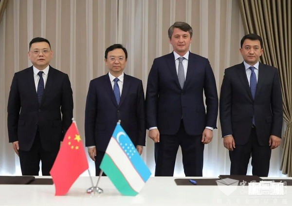 比亞迪商用車 烏茲別克斯坦 塔什干市 2000臺(tái) 電動(dòng)大巴