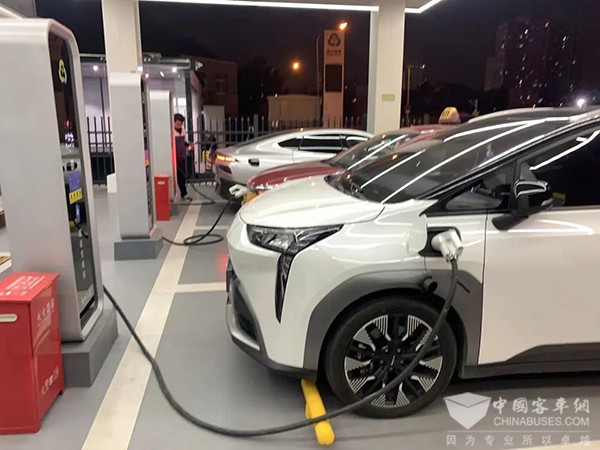 停運(yùn)風(fēng)波 城市公共交通 健康可持續(xù)發(fā)展 若干意見(jiàn)