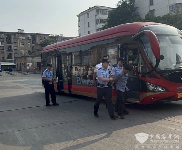 公交駕駛員 行車(chē)過(guò)程 避免安全事故 駕駛習(xí)慣