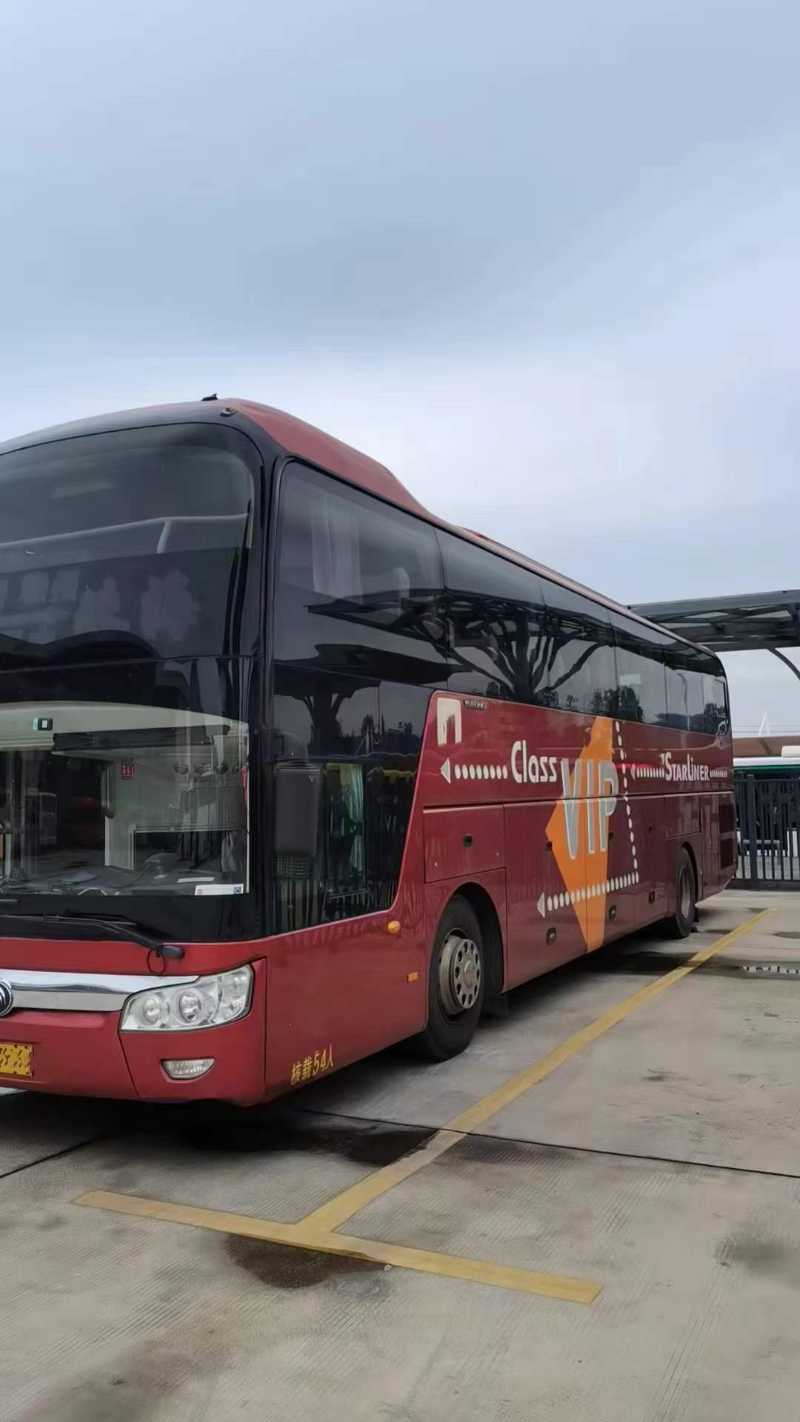 2017年4月 后開(kāi)門(mén)54座一層半宇通6126氣囊車