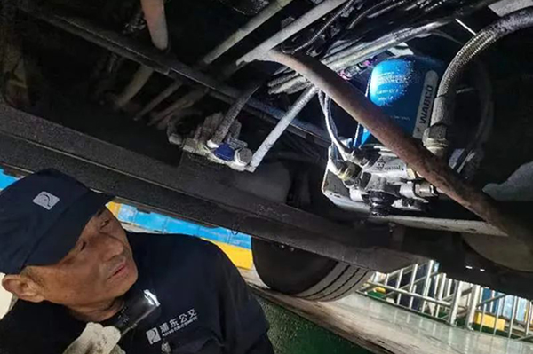 新一輪寒潮來襲 公交企業(yè)應當如何全力做好車輛防寒保障工作？