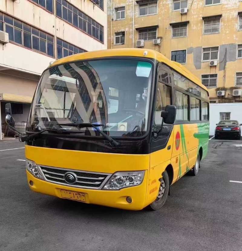 同款三臺(tái)國(guó)五宇通6609型19座中型車 