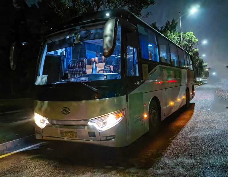 2019年4月 國(guó)五48座大金龍6112氣囊中門旅游車