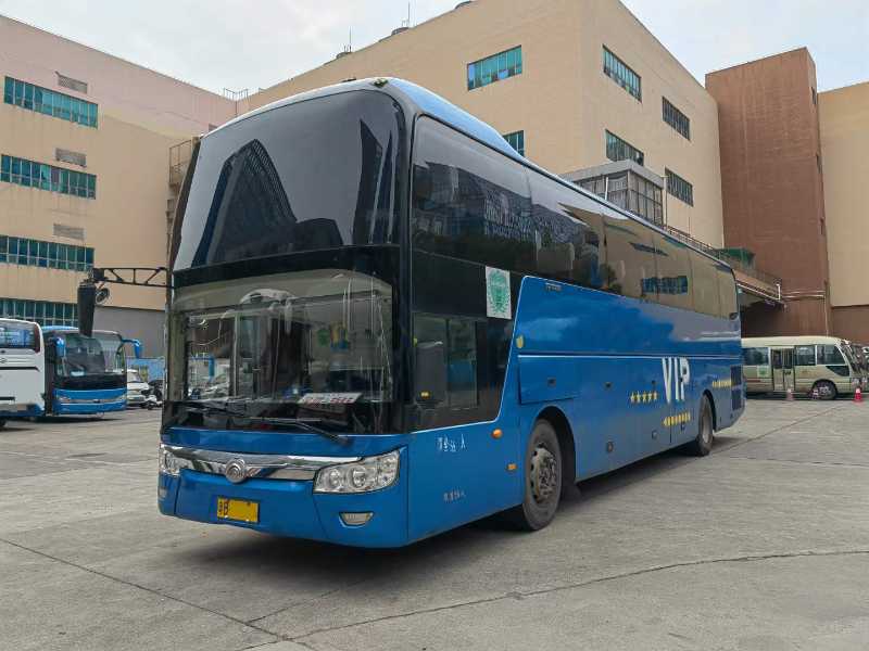 2016年2月 55座國(guó)四一層半宇通6126氣囊中門(mén)旅游車(chē) 