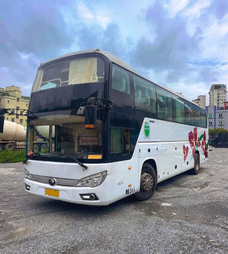 國(guó)五54座宇通6118氣囊中門(mén)暖氣高一級(jí)旅游車(chē)
