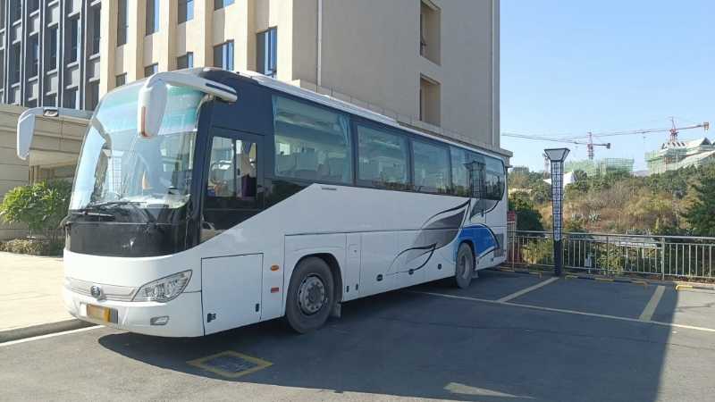 可提雙檔國(guó)五39座大型高二級(jí)宇通6117氣囊中門(mén)暖氣車(chē)