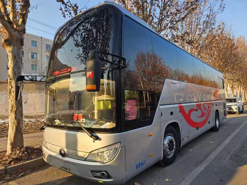 2017年12月 國(guó)五54座一層半后開門鍋爐暖氣宇通6118旅游車