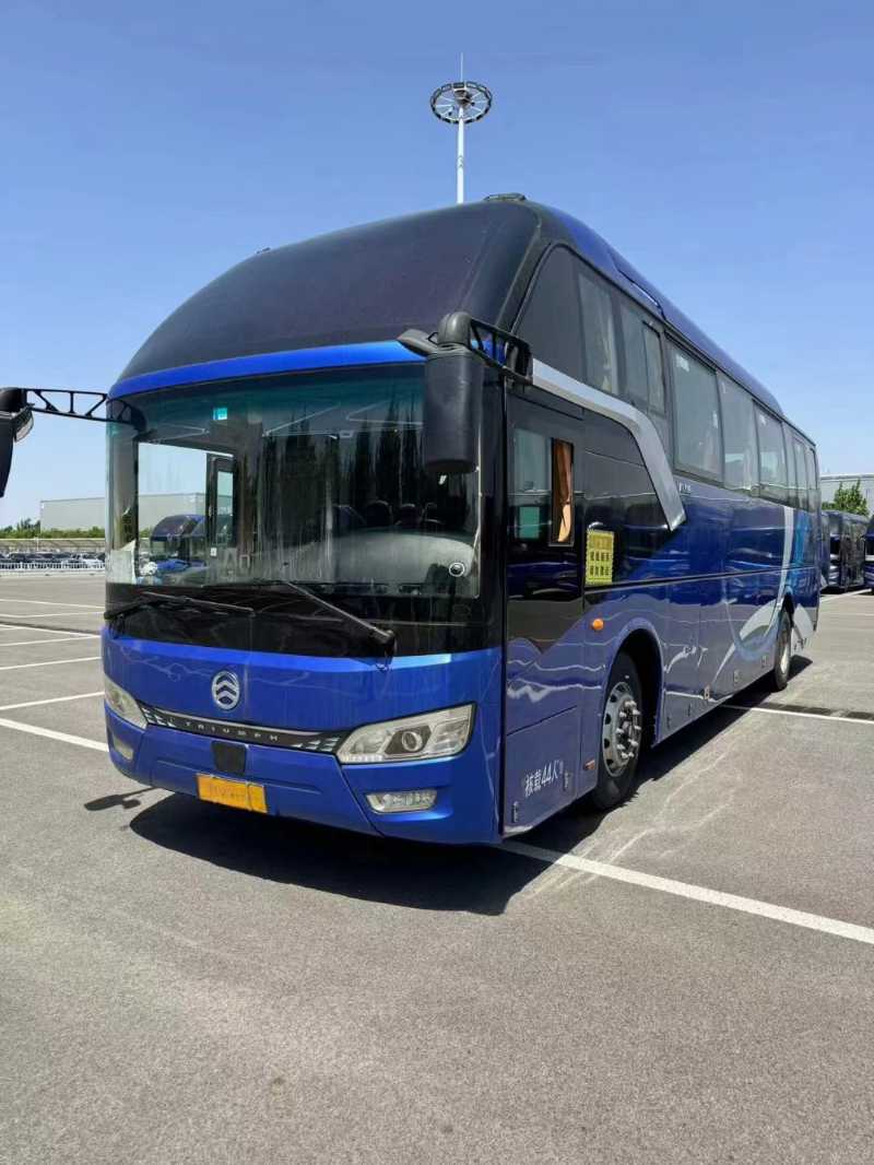 多臺(tái)國(guó)五44座鍋爐暖風(fēng)金旅6112旅游車