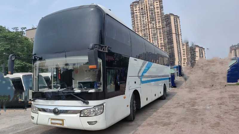 2017年9月 四川牌后開門國五54座宇通6126客車 