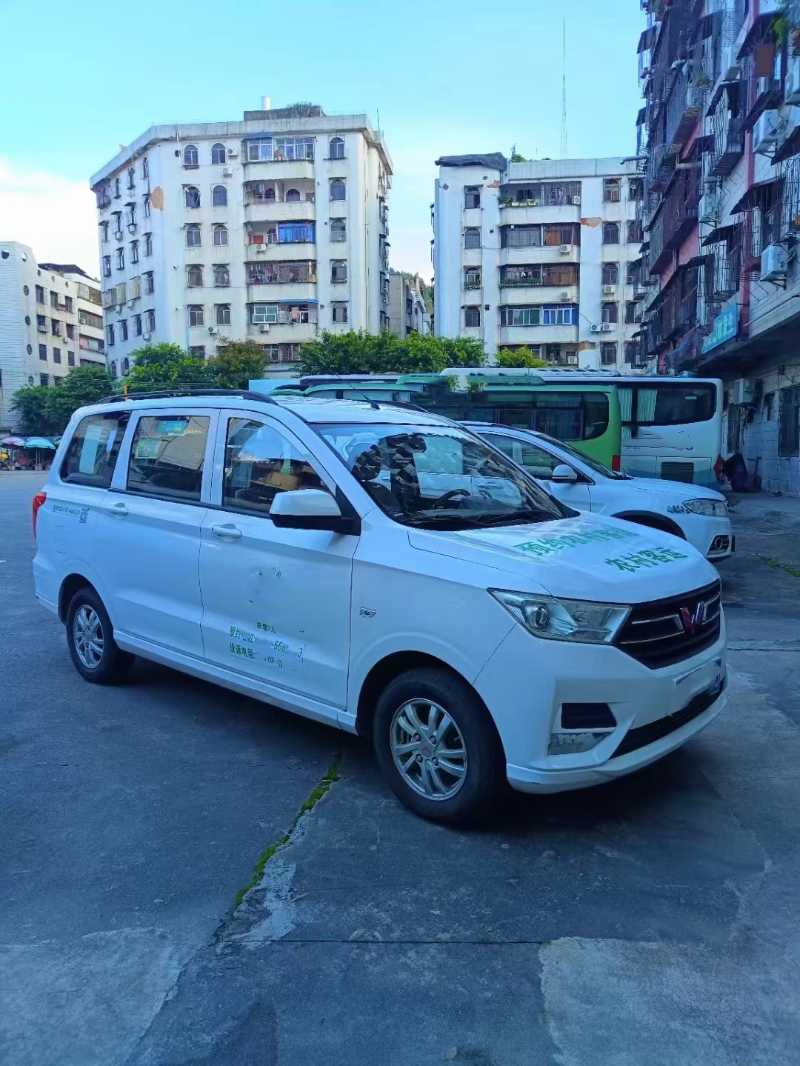 2020年8月 多臺(tái)7座五菱營運(yùn)車 