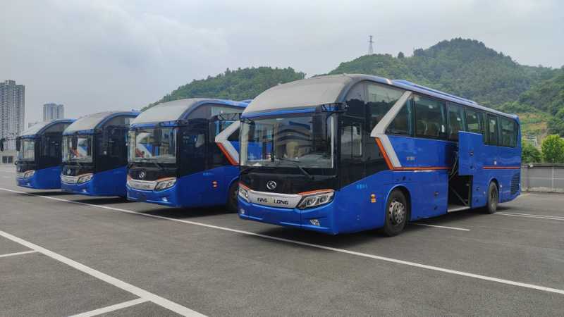 2018年7月 兩臺(tái)國(guó)五12米50座雙門(mén)金龍6127氣囊車