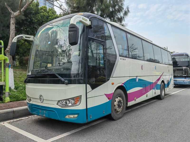 多臺47座寧德時(shí)代金旅6102電車