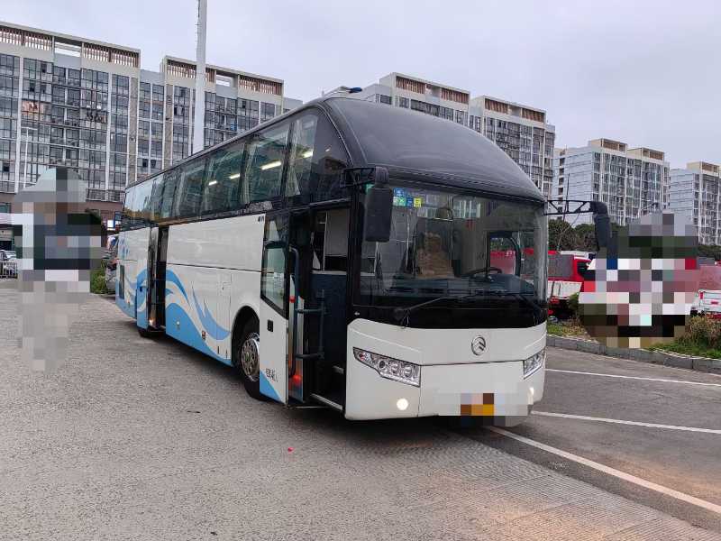 2015年9月 46座12米非營(yíng)運(yùn)金旅6125氣囊車